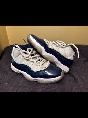 Jordan Low Top Sneakers in White and Navy Patent